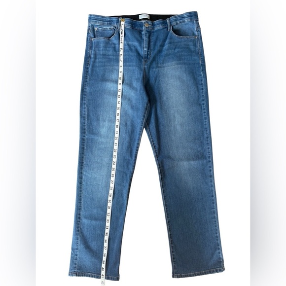 NWOT, Curve Appeal, High Rise Slim Jeans,
Size 16, Blue - Picture 6 of 9